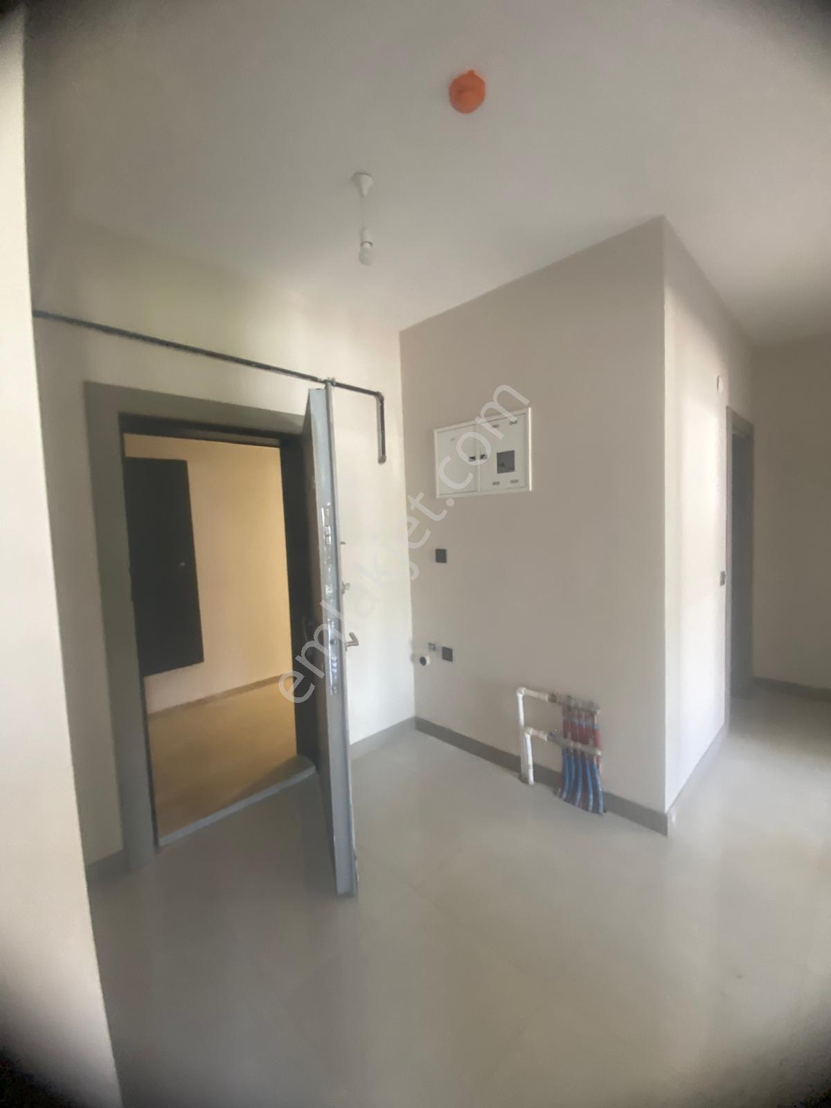 Deniz Emlak'tan Bahçelievler Toki'de Kiralık 2+0 Daire.16.000 Tl - Görsel 2