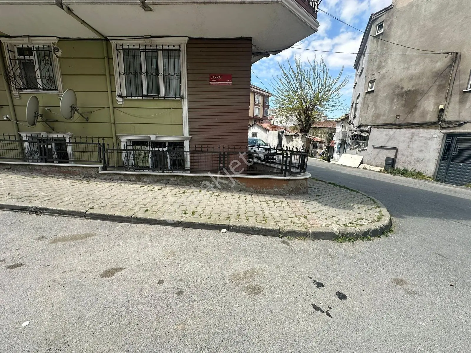 Şeref Emlak Satılık Bahçekatı Daire 3,250,000 Tl - Görsel 2