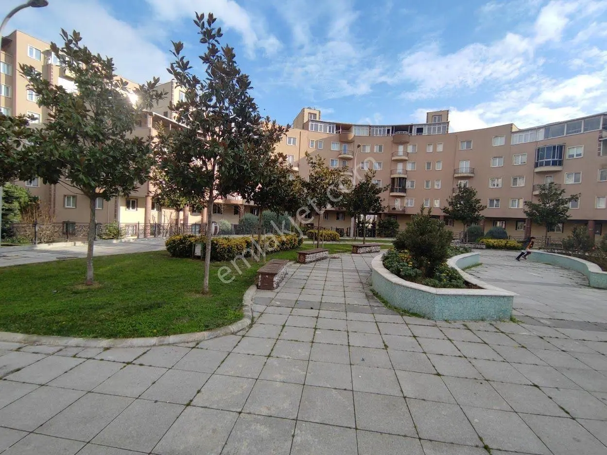 Bahçeşehir'de Satılık 4+2 Dubleks Daire (2 Ayrı Daire)