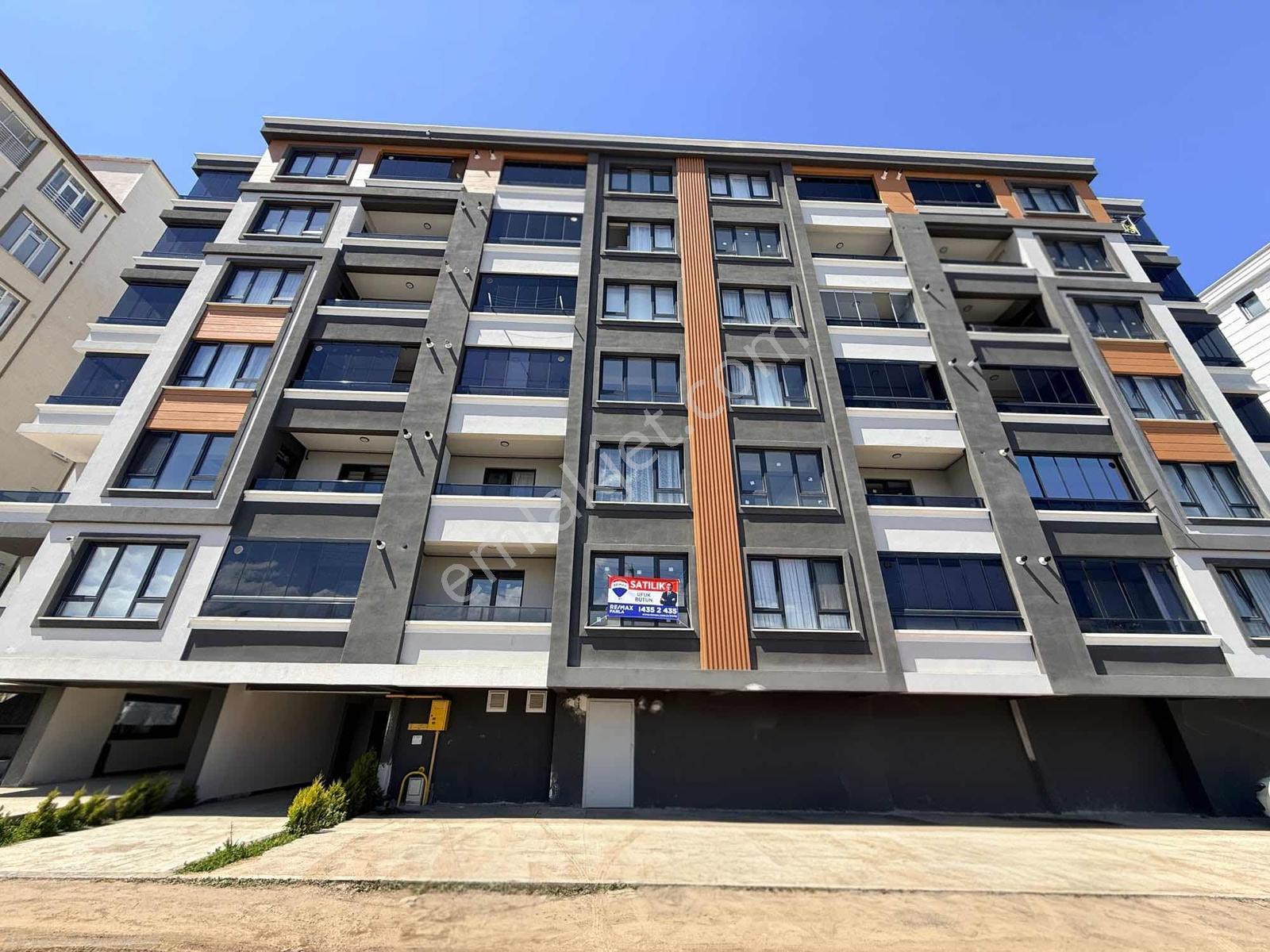 Hasköy Toptepe'de Deniz Manzaralı Geniş Lüks Antreli 1+1 Daire