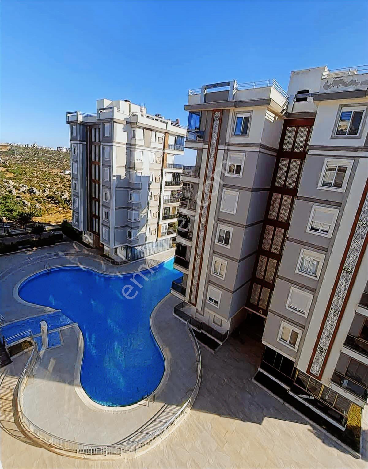 Loca Sitesinde Deniz Manzaralı 2+1 115m2 Satılık Daire - Görsel 2
