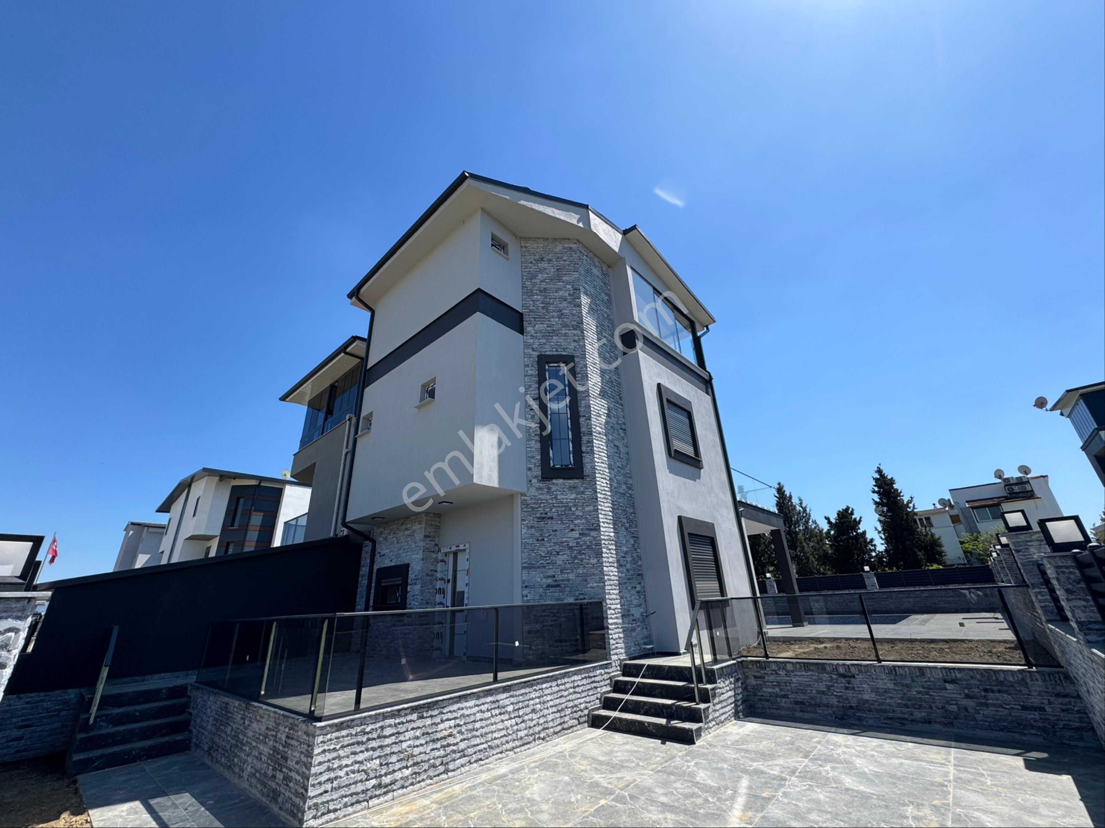 Seferihisar Doğanbey De Satılık 250m2 İçinde Tek Havuzlu Villa - Görsel 8