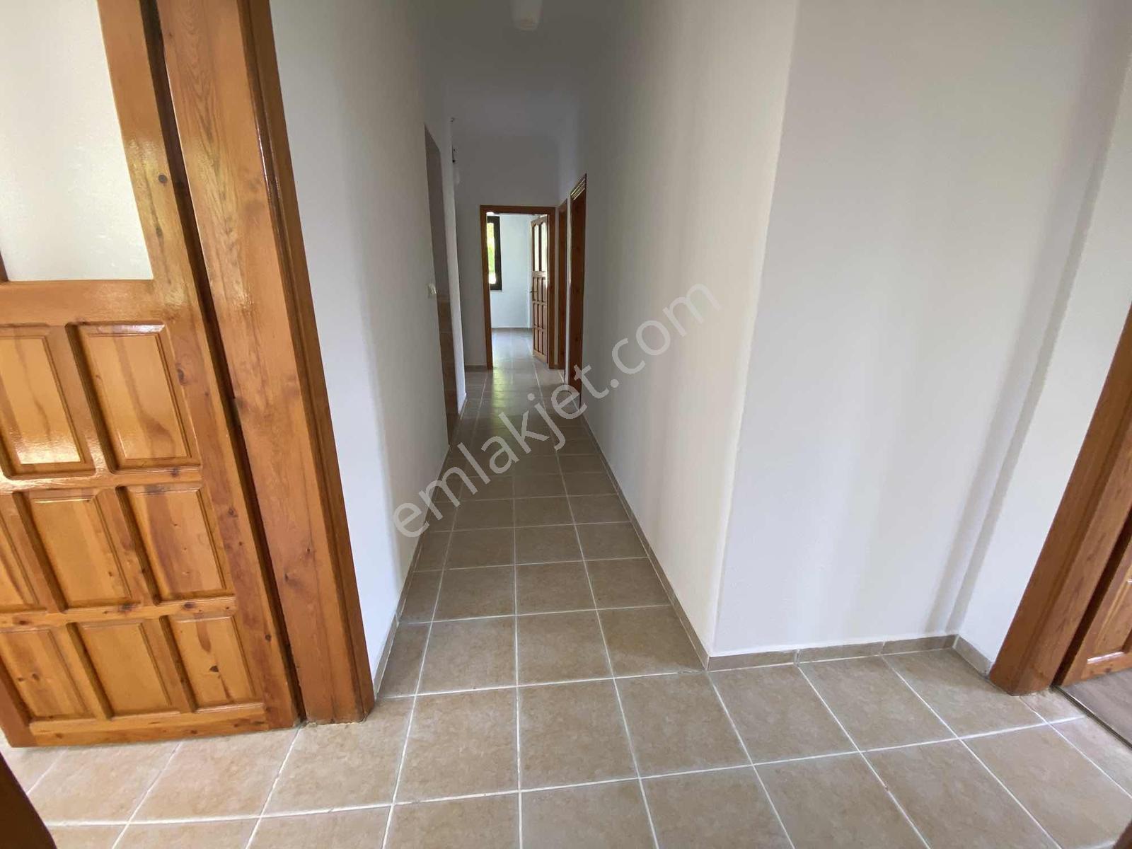 Babataşı' Nda Yüksek Giriş 3+1 Ayrı Mutfak Kiralık Daire - Görsel 25