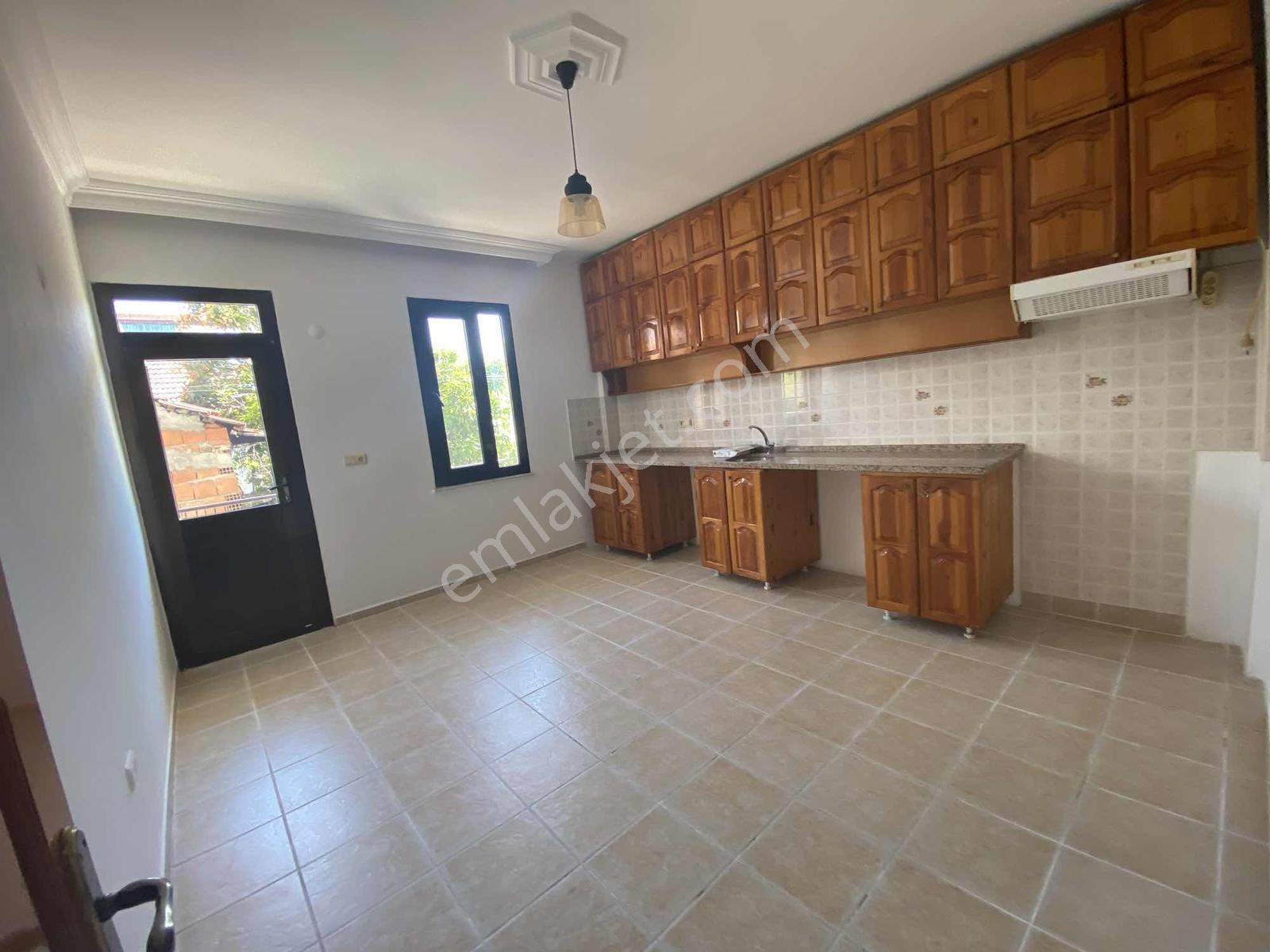 Babataşı' Nda Yüksek Giriş 3+1 Ayrı Mutfak Kiralık Daire - Görsel 7