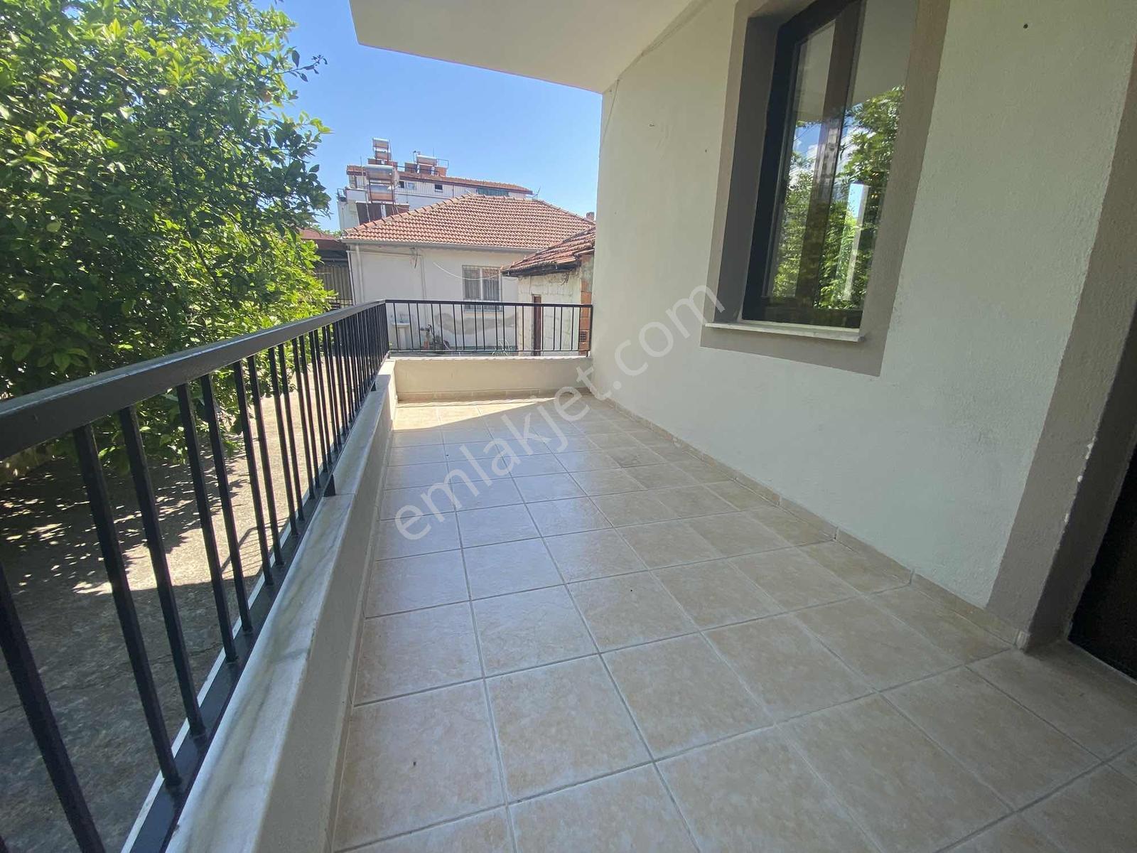 Babataşı' Nda Yüksek Giriş 3+1 Ayrı Mutfak Kiralık Daire - Görsel 9