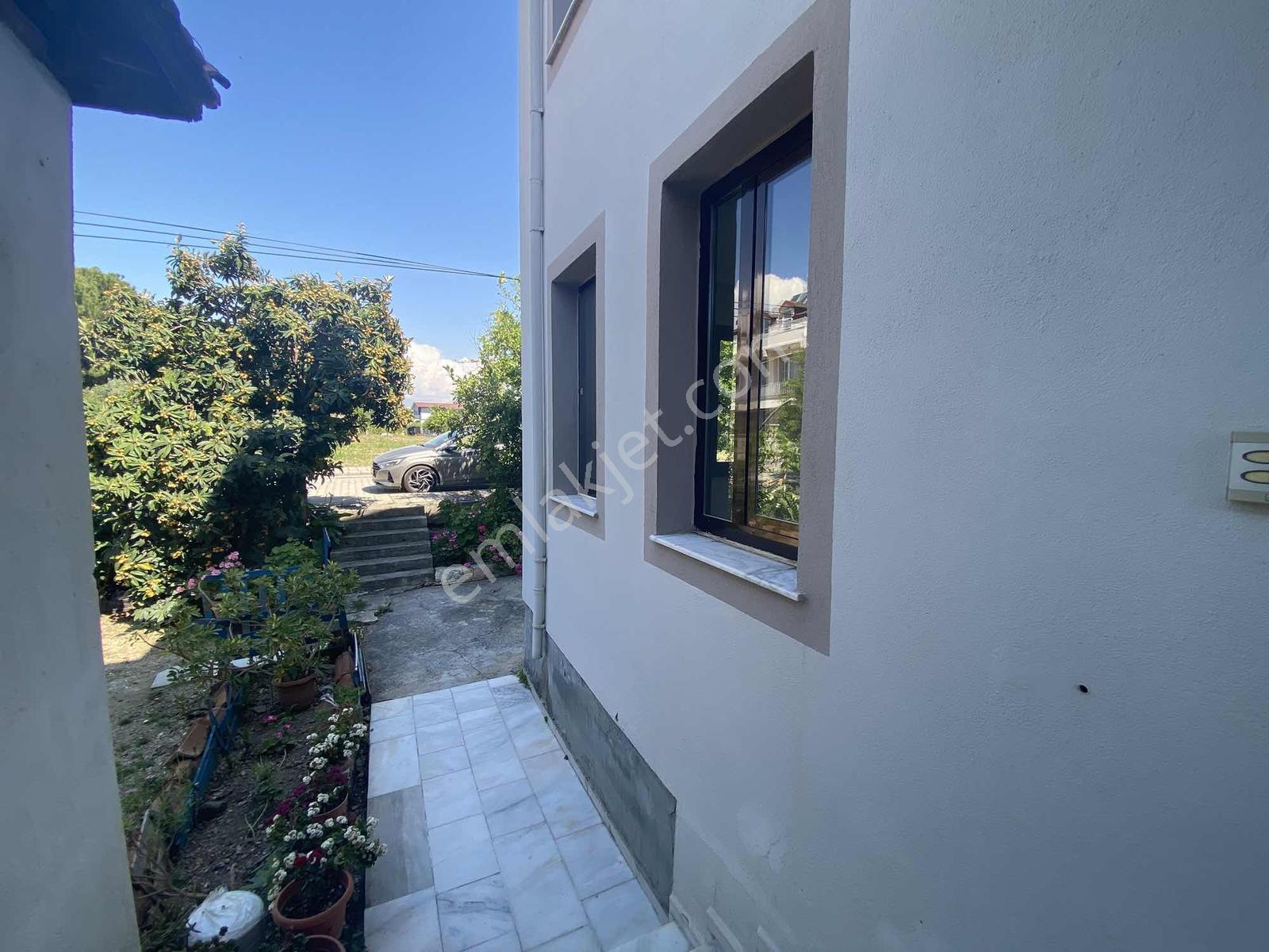 Babataşı' Nda Yüksek Giriş 3+1 Ayrı Mutfak Kiralık Daire - Görsel 27