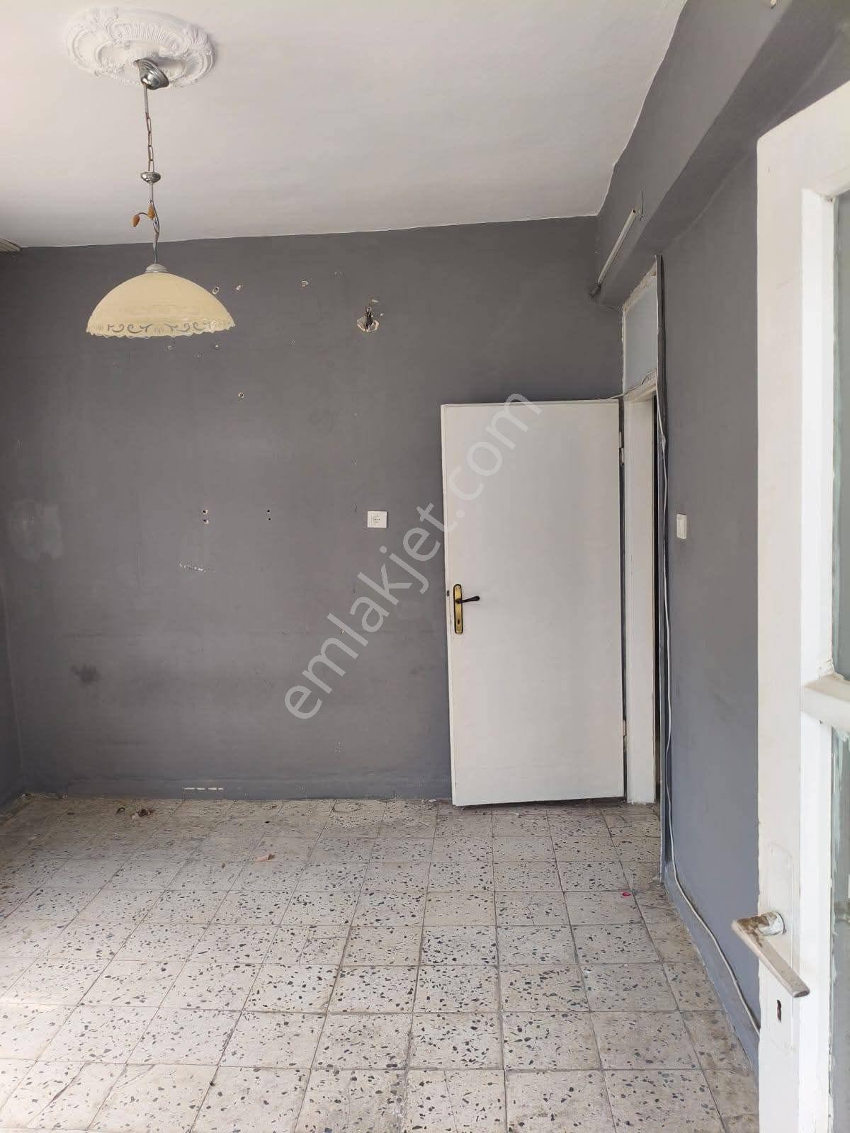 Reis Emlak'tan Satılık Müstakil Tarzında Daire Kat Sayısı 2 Bulundugu Kat 2 Deniz Alayına Yakın - Görsel 15