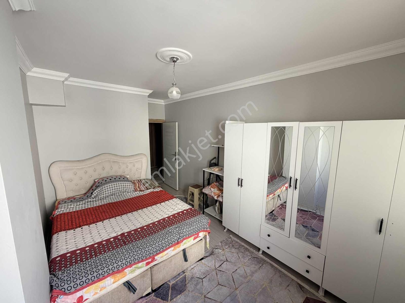 Muradiyede Ful Eşyalı Uygun Fiyata Kiralık 1+1 Ara Kat Daire - Görsel 3