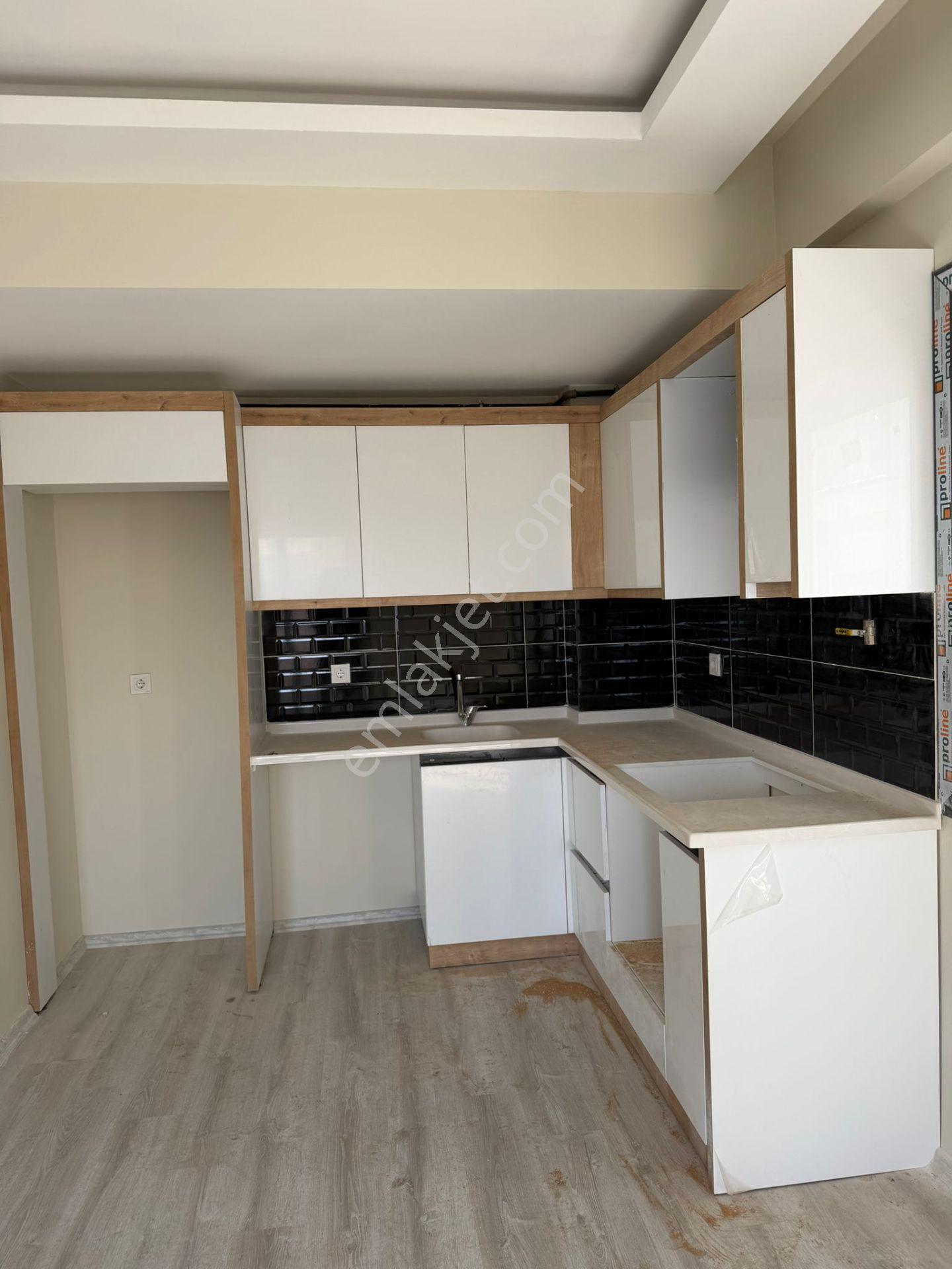 3 Cepheli Ara Kat Satılık Sıfır Daire - Görsel 12