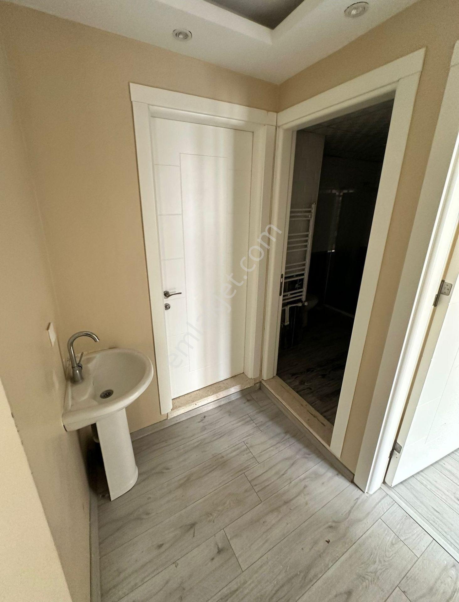 Zeki Emlak'tan Manisa/yunusemre Muradiye Mh. 2+1 Kapalı Mutfak Kiralık Daire - Görsel 11