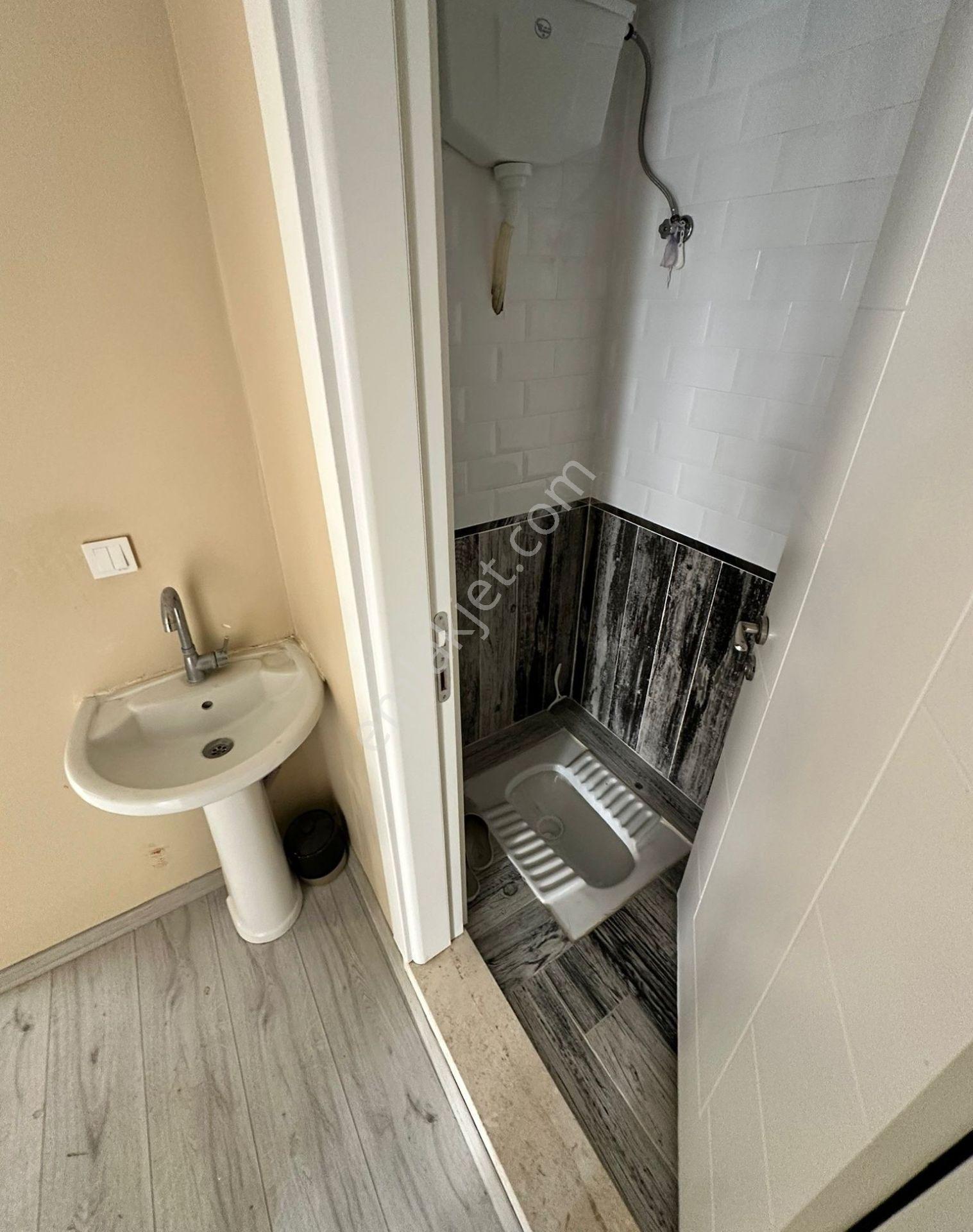 Zeki Emlak'tan Manisa/yunusemre Muradiye Mh. 2+1 Kapalı Mutfak Kiralık Daire - Görsel 13