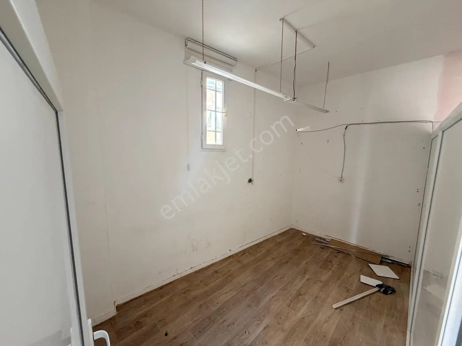 Emlakparktan Güllerpınarında Adliye Altında Kiralık 60m2 Dükkan - Görsel 5