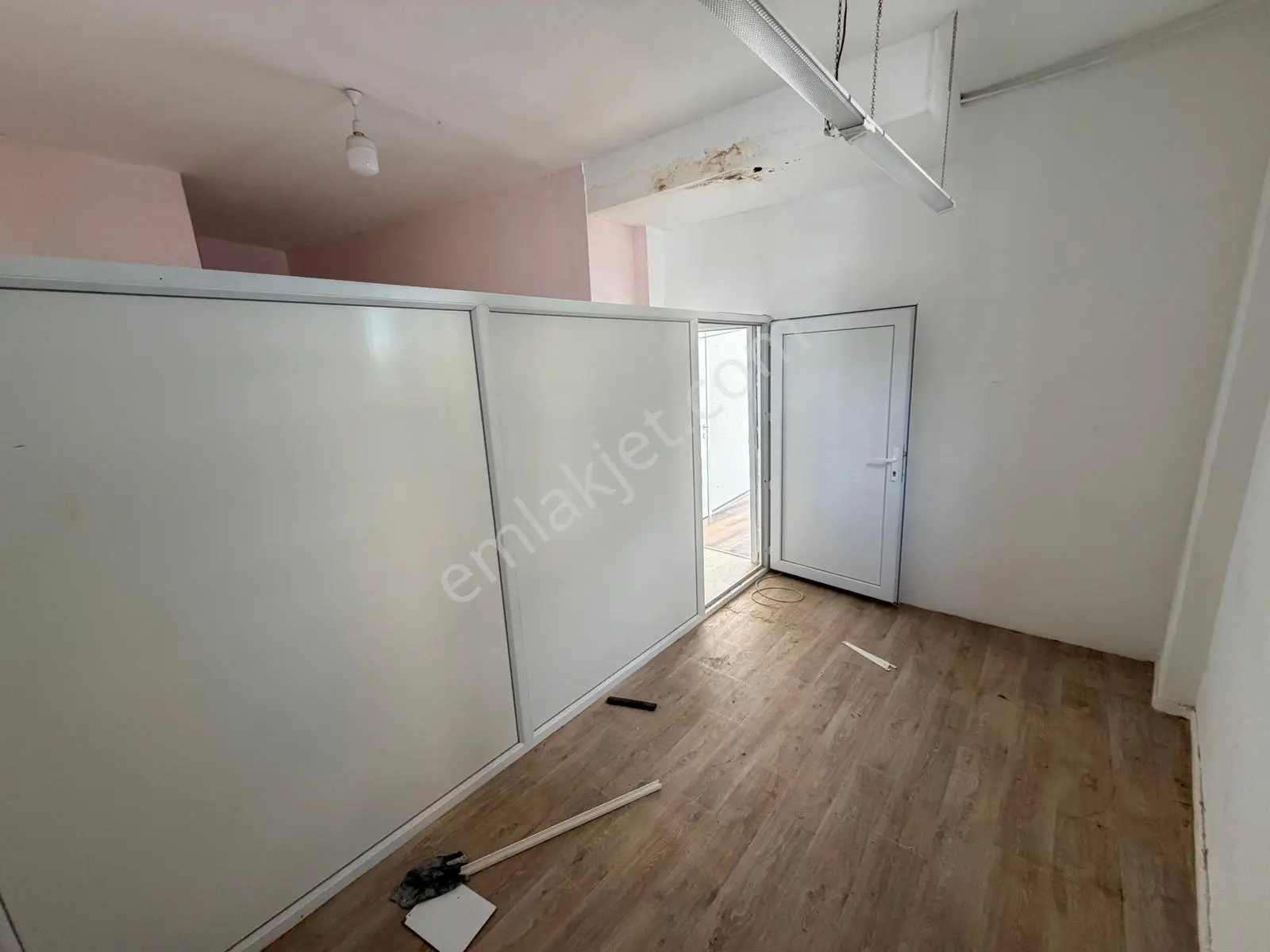 Emlakparktan Güllerpınarında Adliye Altında Kiralık 60m2 Dükkan - Görsel 2