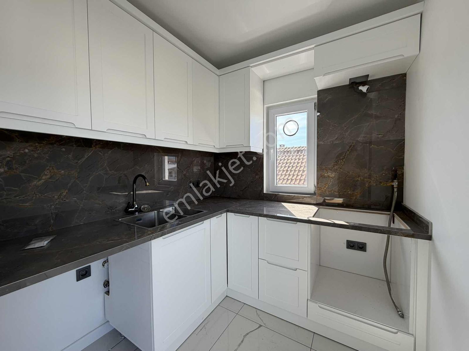 Arifiye Cumhuriyet Mahallesinde 5+1 Triplex - Görsel 21