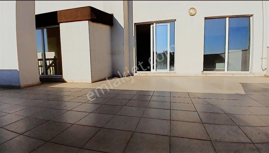Şehrin Zirvesinde Eşsiz Manzaraya Sahip Satılık Dubleks Daire