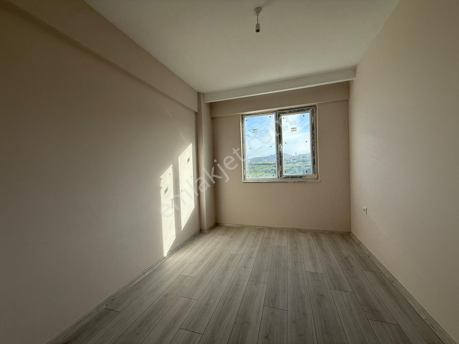 Canik Hasköy Caddeye Cep Sıfır İskanı Alınmış Kiralık Daire - Görsel 12