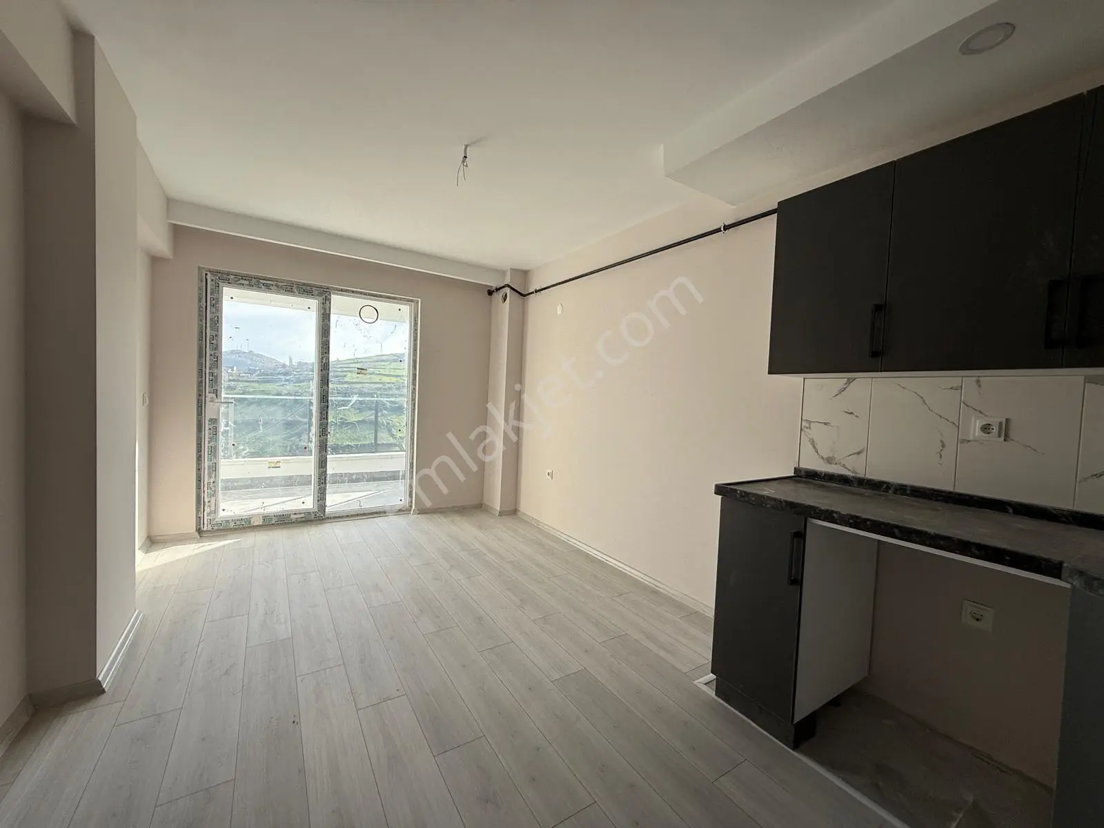 Canik Hasköy Caddeye Cep Sıfır İskanı Alınmış Kiralık Daire - Görsel 5