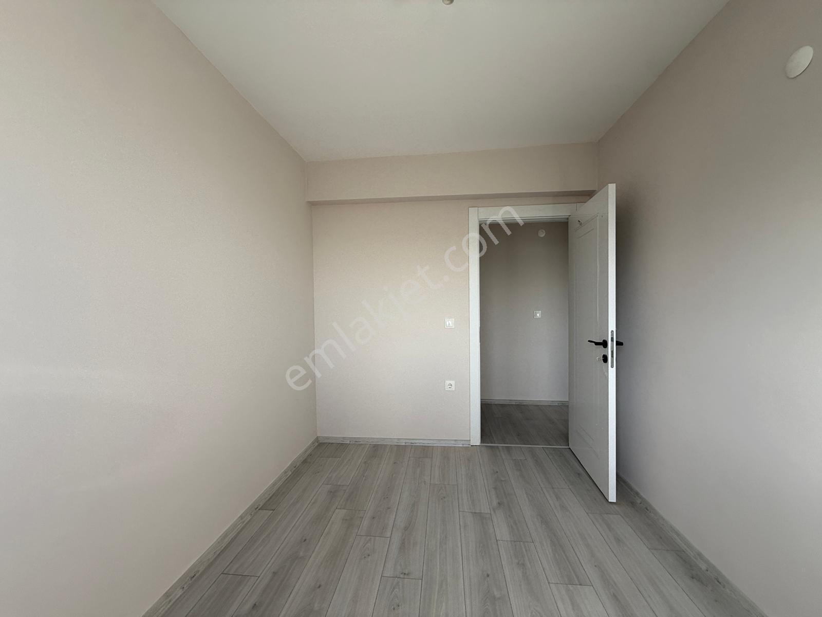 Canik Hasköy Caddeye Cep Sıfır İskanı Alınmış Kiralık Daire - Görsel 9