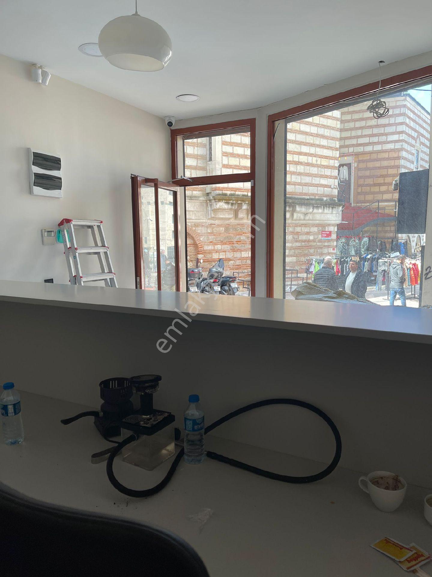 Beyazıt Tramvay Durağı'na Yakın Konumda Kiralık - Görsel 2