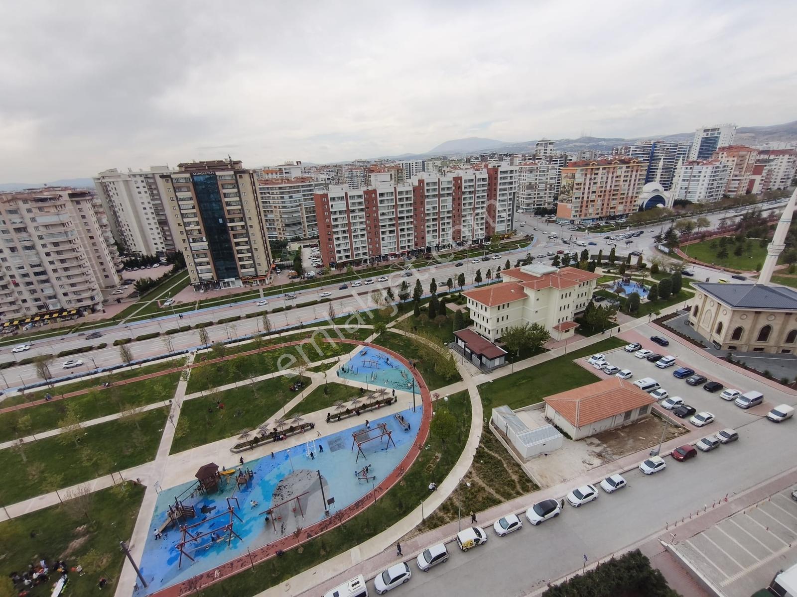 Şefikcanda Prestijli Sitede Park Manzaralı 3 Cepheli Lüks 3+1 - Görsel 19