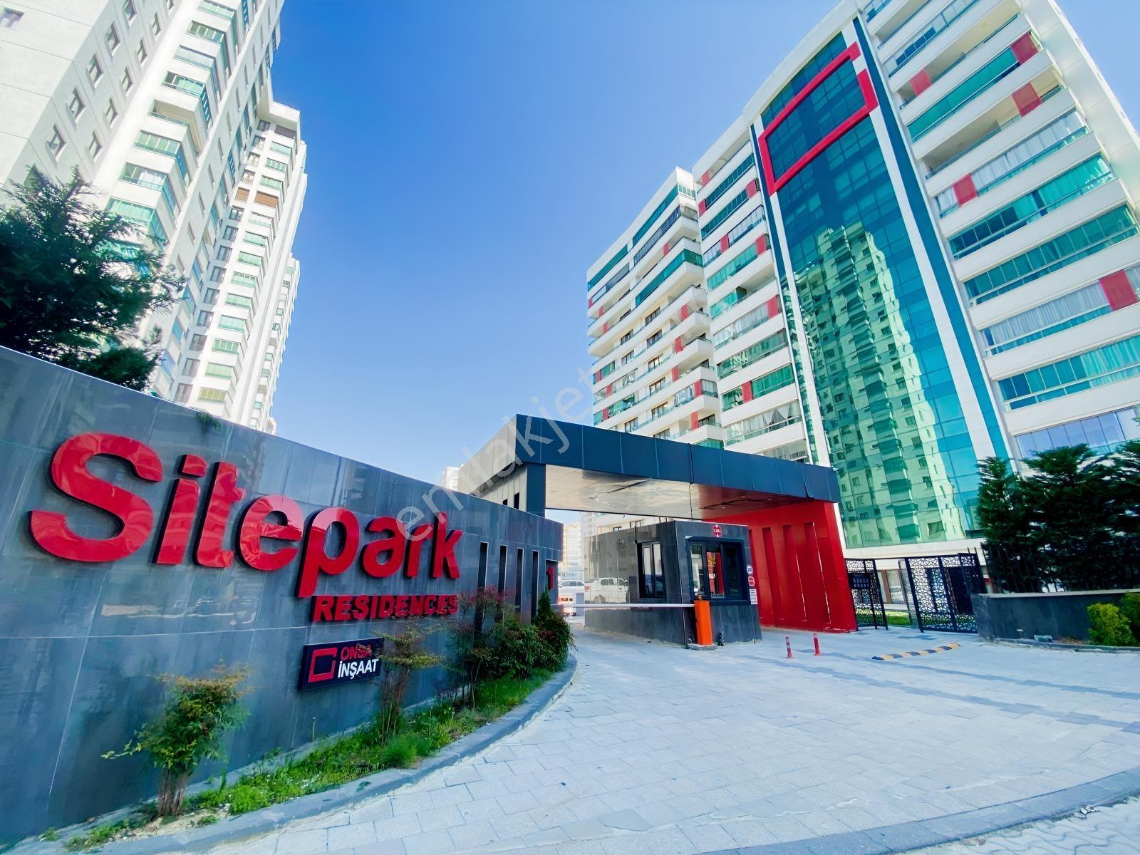 Şefikcanda Prestijli Sitede Park Manzaralı 3 Cepheli Lüks 3+1