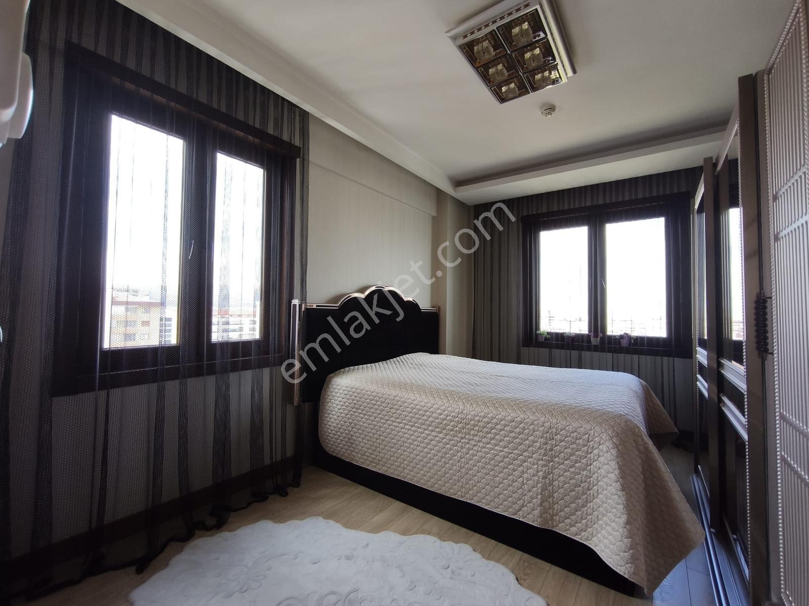 Şefikcanda Prestijli Sitede Park Manzaralı 3 Cepheli Lüks 3+1 - Görsel 15