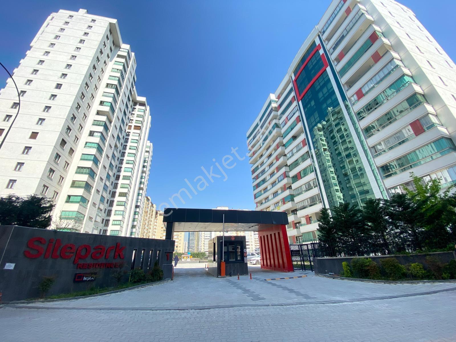 Şefikcanda Prestijli Sitede Park Manzaralı 3 Cepheli Lüks 3+1 - Görsel 25