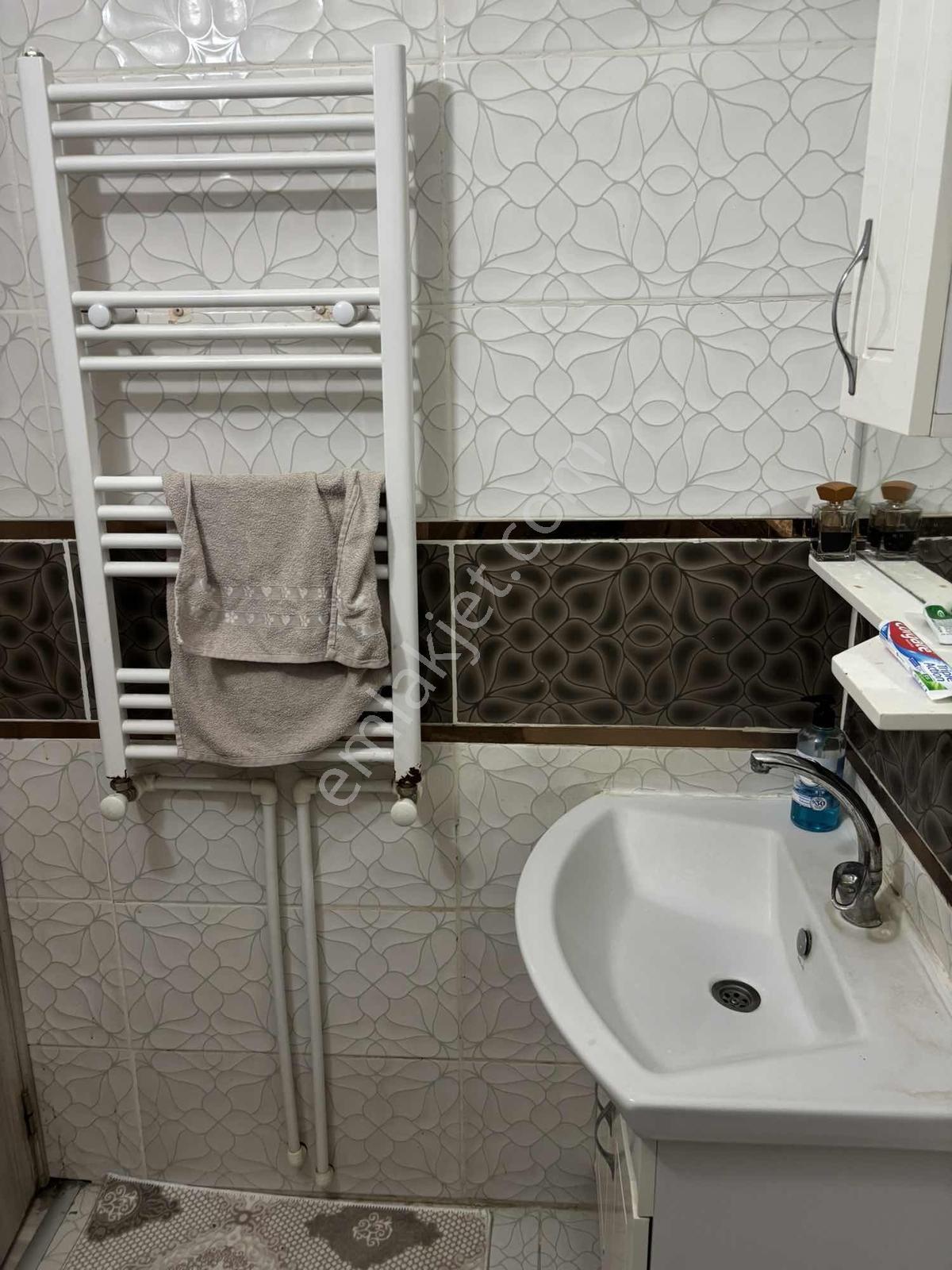 Bozyaka'da 2+1 Temiz Bakımlı Daire - Görsel 7