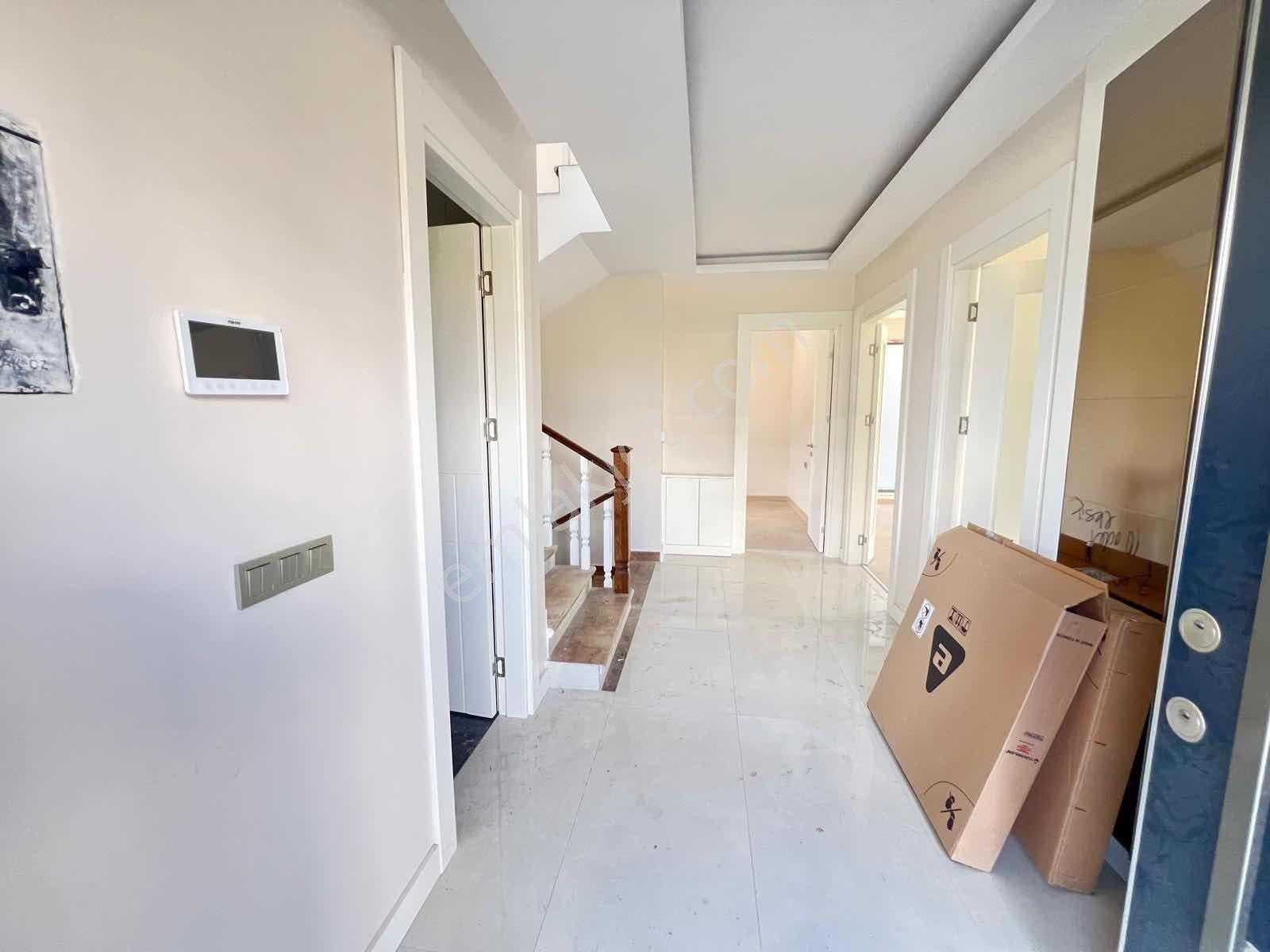Bağlıcanın En Güzel Konumunda Full Yapılı 6+1 Lüks Satılık Villa - Görsel 20