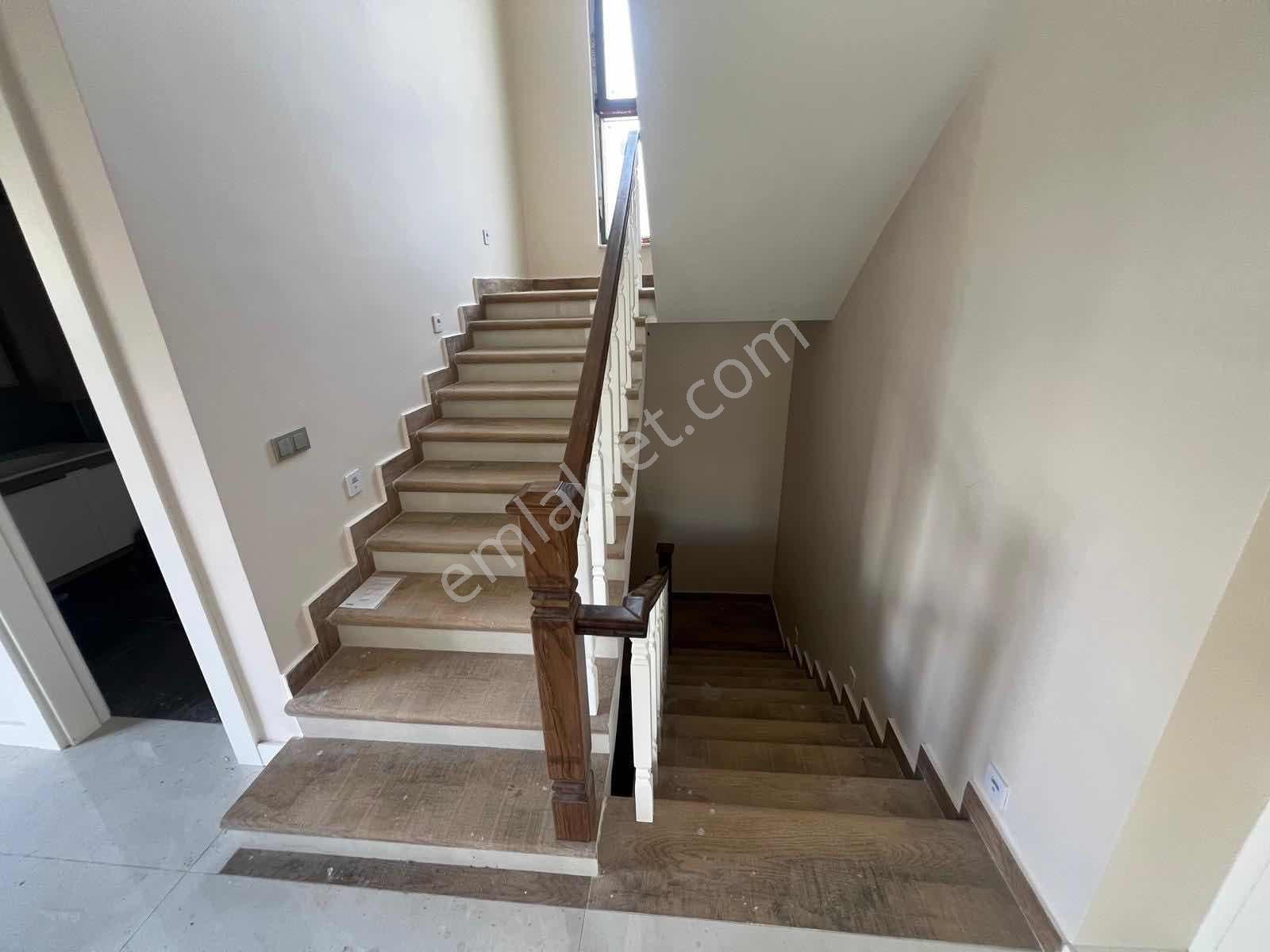 Bağlıcanın En Güzel Konumunda Full Yapılı 6+1 Lüks Satılık Villa - Görsel 25