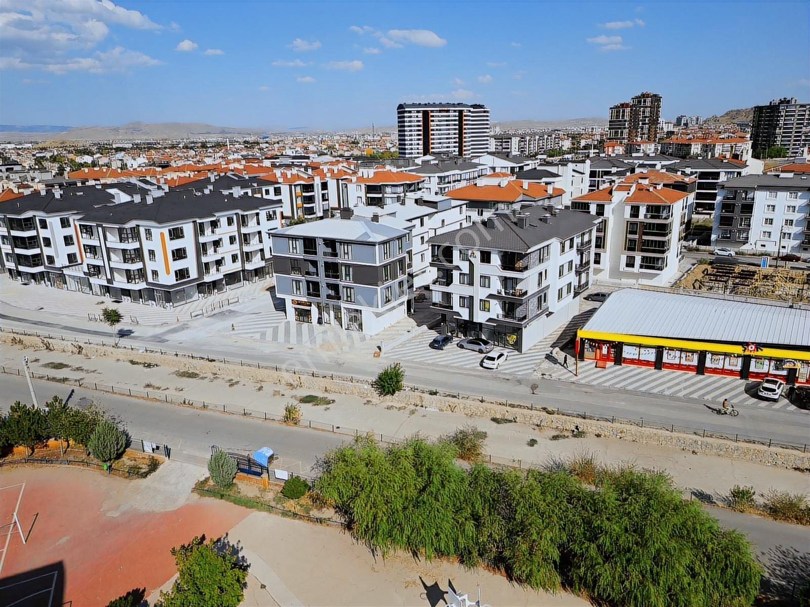 Uydukentin Merkezinde Kiralık Dükkan - Görsel 7