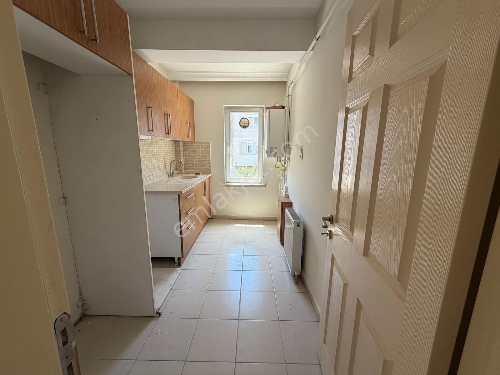 2+1 Kiralık Daire Güvenevler Mahallesinde Arakat Daire - Görsel 2