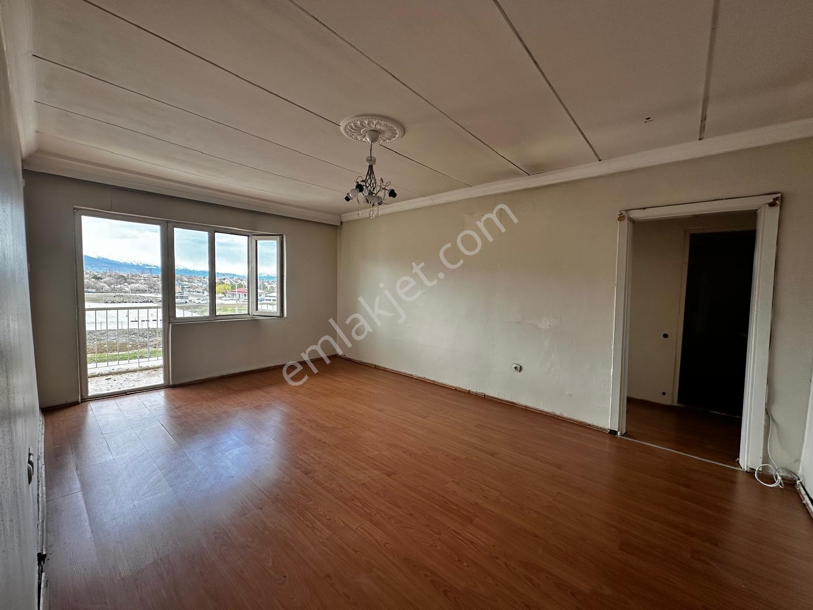 Remax Dem'den Yunus Emre Mah. Fırsat 2+1 Satılık Daire - Görsel 2