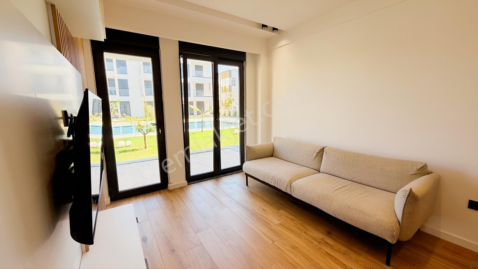 1+1 Eşyalı Havuzlu Yeni Sitede Lüks Konsept Daire Asansörlü - Görsel 3