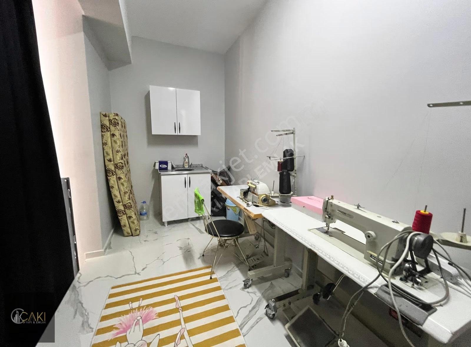 Çakı Yapı Emlaktan Devren Satılık Yöresel Ve Abiye Dükkanı - Görsel 30