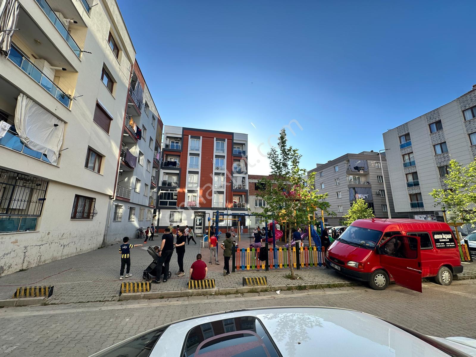 Zeki Emlak'tan Manisa Muradiye Mh. Satılık 2+1 Ara Kat Daire