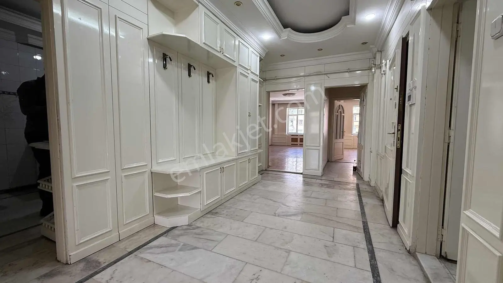Sivas Caddesi Üzerinde 4+1 Odalı Geniş Ferah Daire - Görsel 4