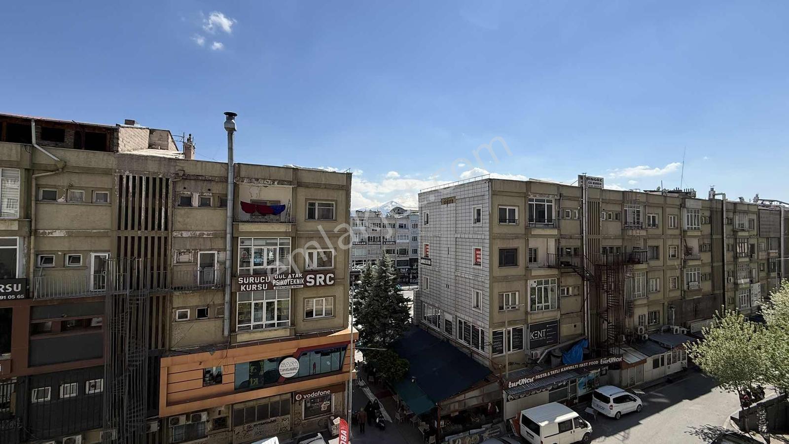 Sivas Caddesi Üzerinde 4+1 Odalı Geniş Ferah Daire - Görsel 15