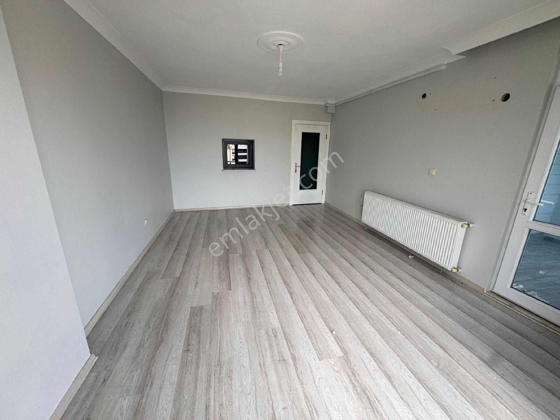 Edremit Cumhuriyet'de Arakat 2+1 Doğalgazlı Kiralık Daire - Görsel 2