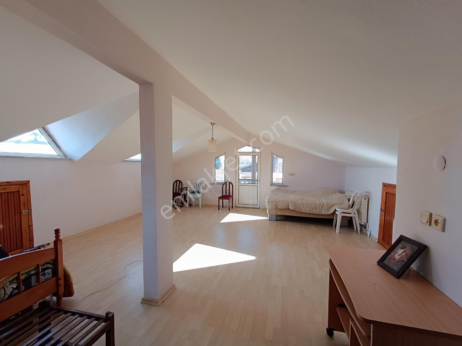 Silivri Gümüşyaka'da Denize Yakın 3 Katlı Müstakil Villa - Görsel 23