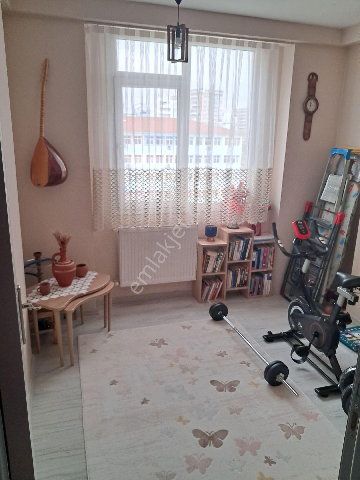Bulvar Üzeri Nezih Site İçi - Görsel 13