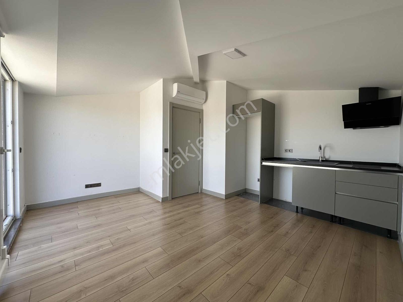 Çengelköyde Yüksek Tavanlı 5+2 Deniz Manzaralı Dublex Daire - Görsel 29