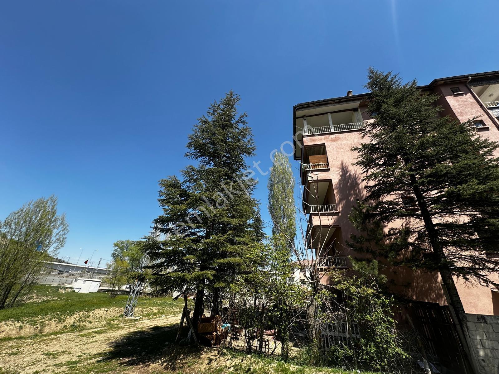 Lalahan Atatürk Caddesi Üzeri Yola Cephe Komple Satılık Bina - Görsel 12