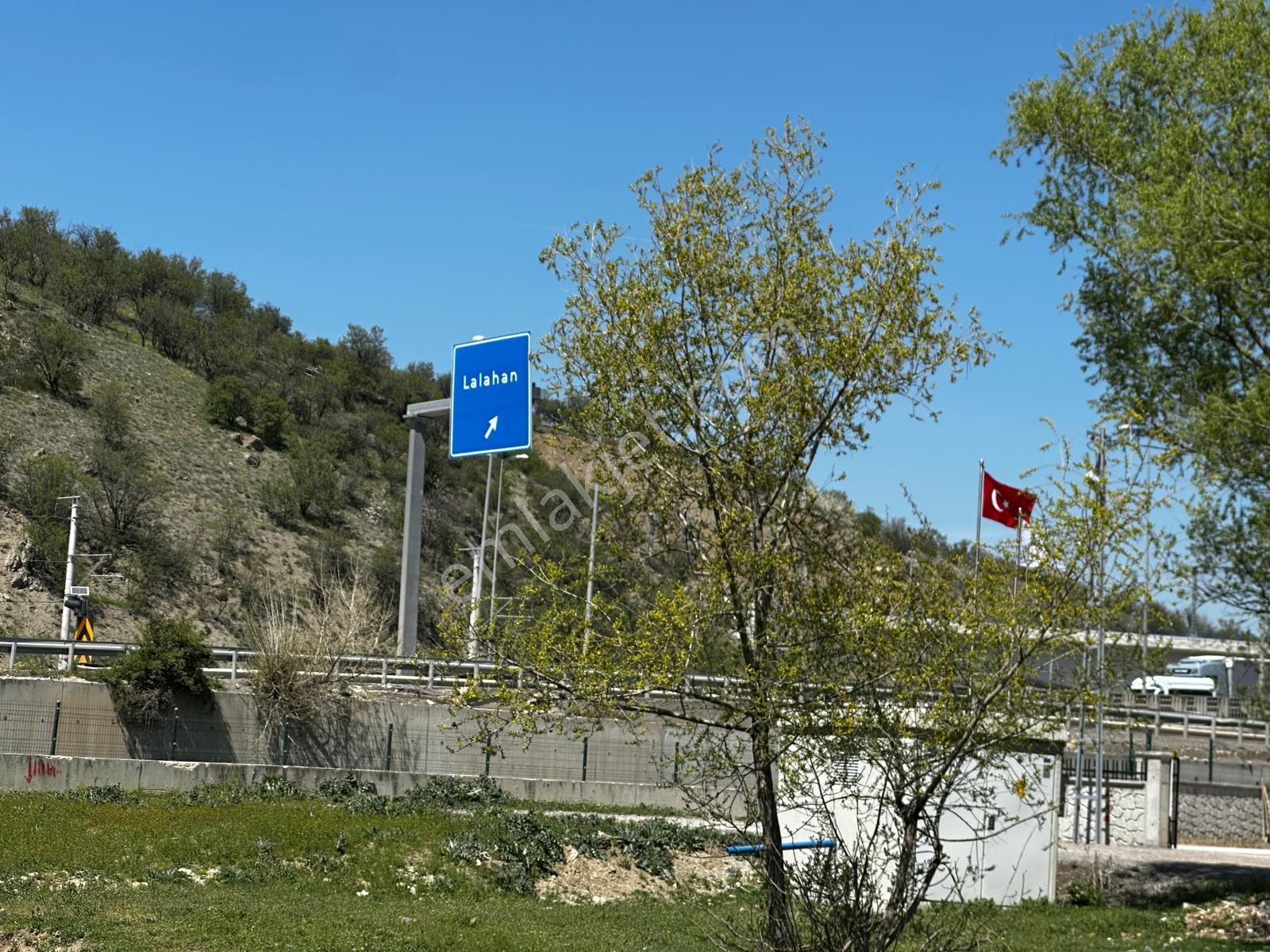 Lalahan Atatürk Caddesi Üzeri Yola Cephe Komple Satılık Bina - Görsel 8