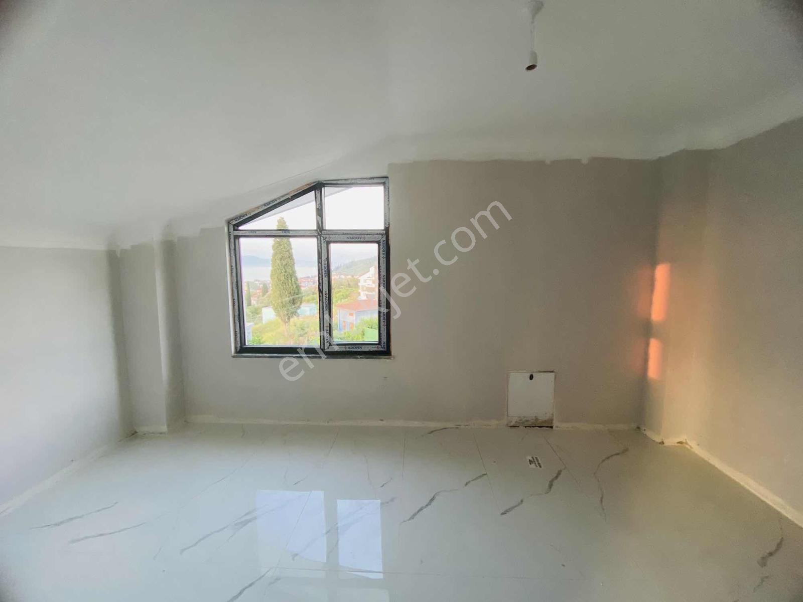 Karamürsel'de 3+1 Emsalsiz Deniz Manzaralı Satılık Daire - Görsel 16