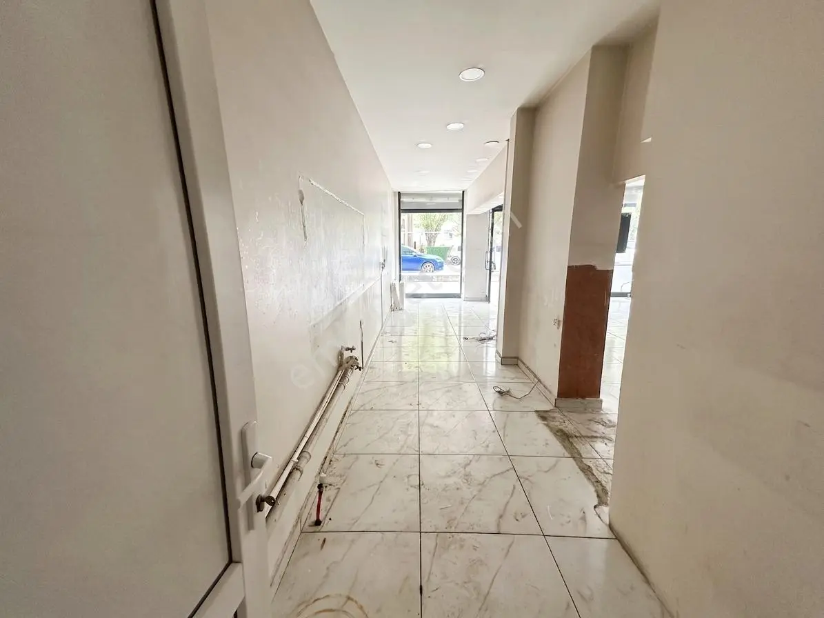 Remax Advantage-doruk Hastanesi Acil Karşısı 80m² Kiralık Dükkan - Görsel 3
