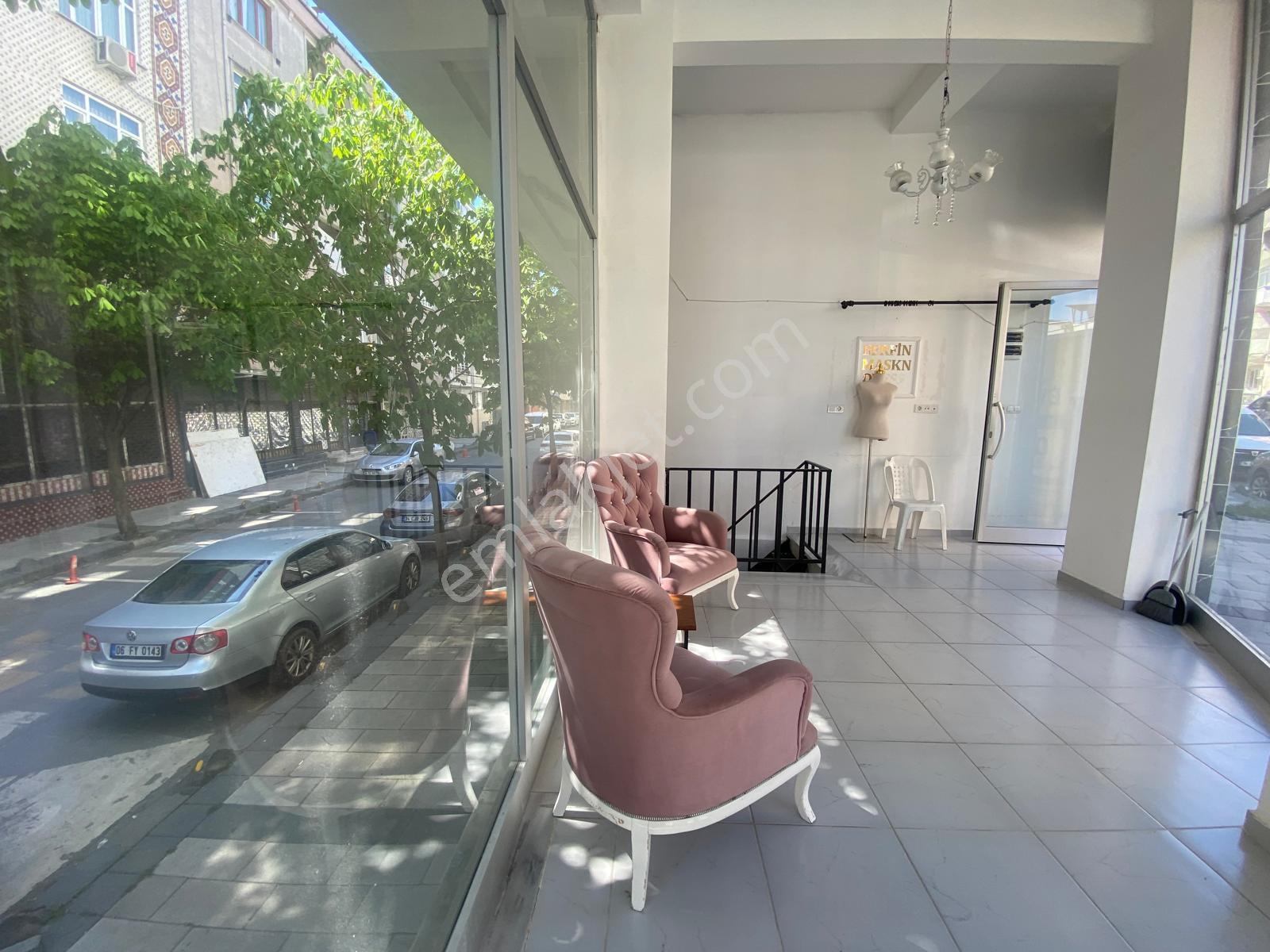 Re/max’tan Köşe Konumlu Yüksek Tabela Değerli Kiralık Showroom & Mağaza - Görsel 8