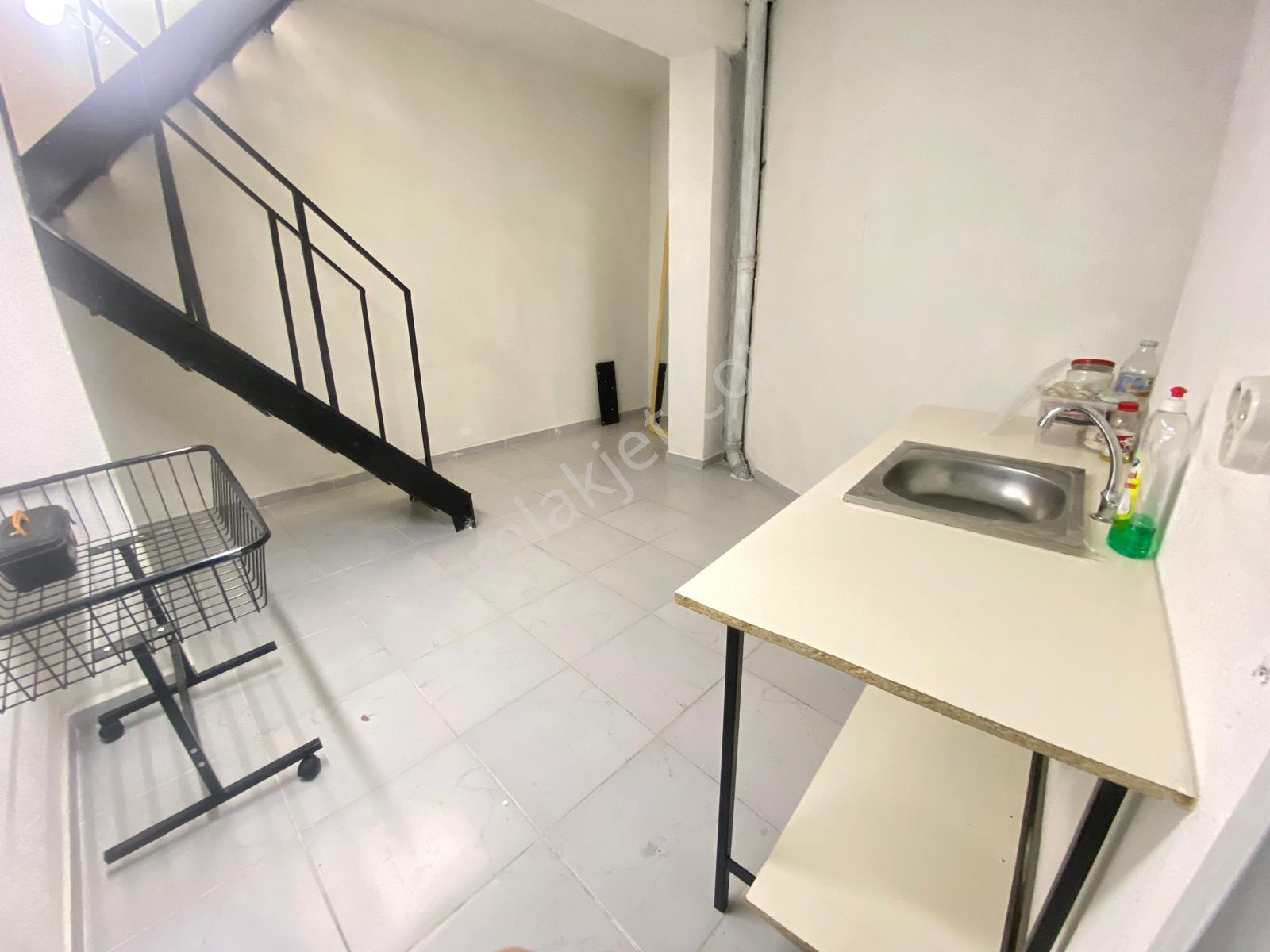 Re/max’tan Köşe Konumlu Yüksek Tabela Değerli Kiralık Showroom & Mağaza - Görsel 13