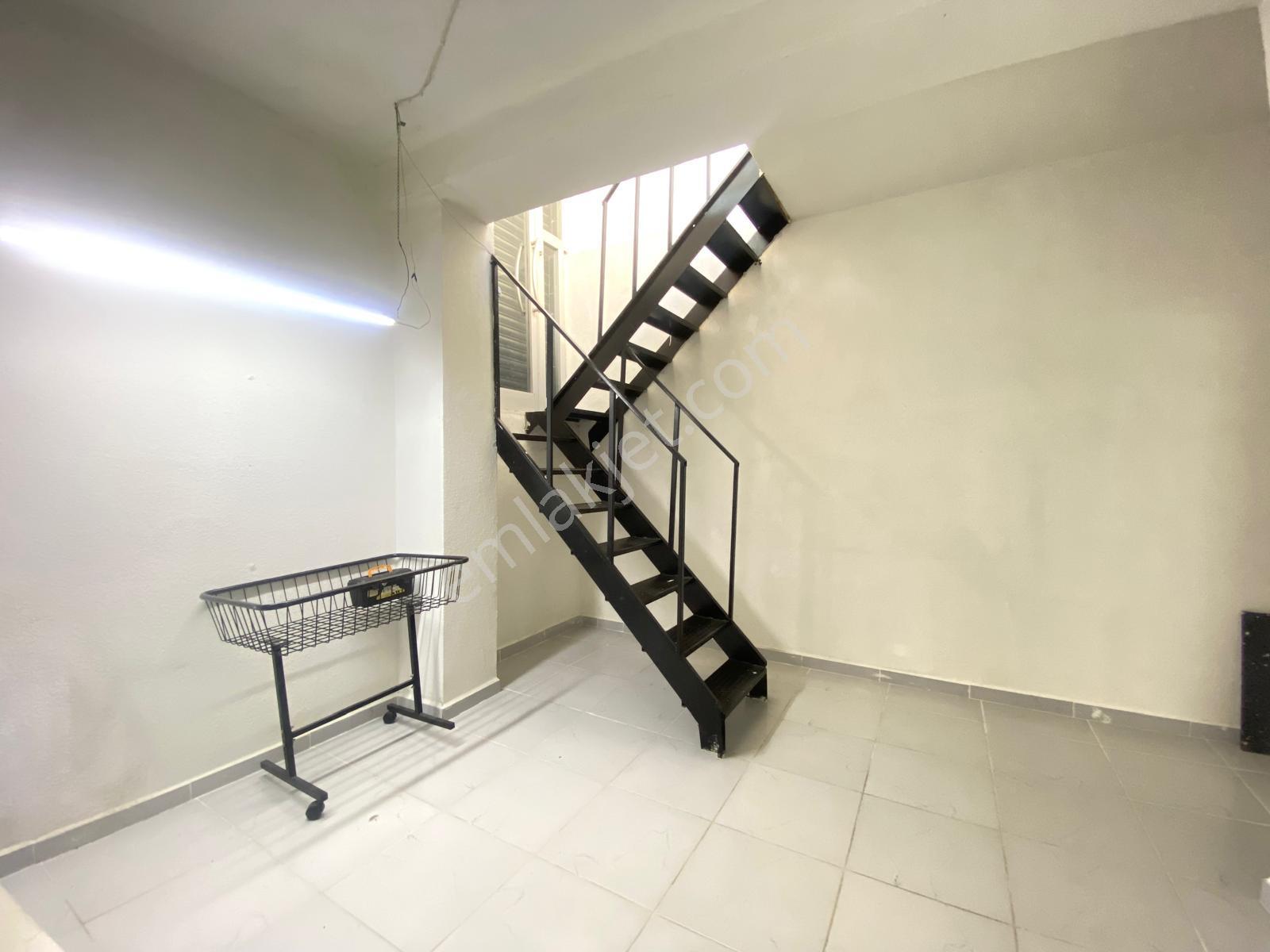 Re/max’tan Köşe Konumlu Yüksek Tabela Değerli Kiralık Showroom & Mağaza - Görsel 14
