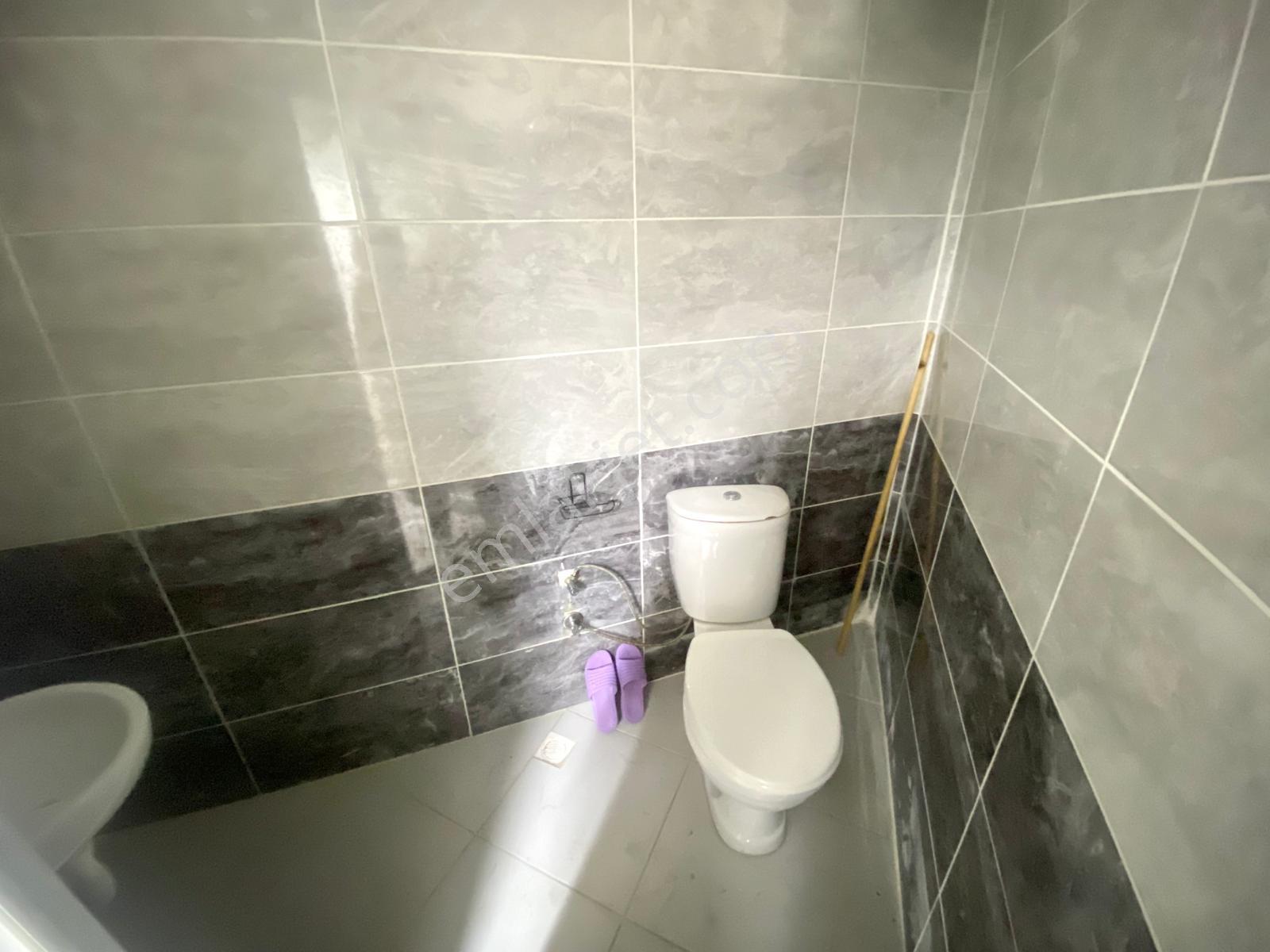 Re/max’tan Köşe Konumlu Yüksek Tabela Değerli Kiralık Showroom & Mağaza - Görsel 18